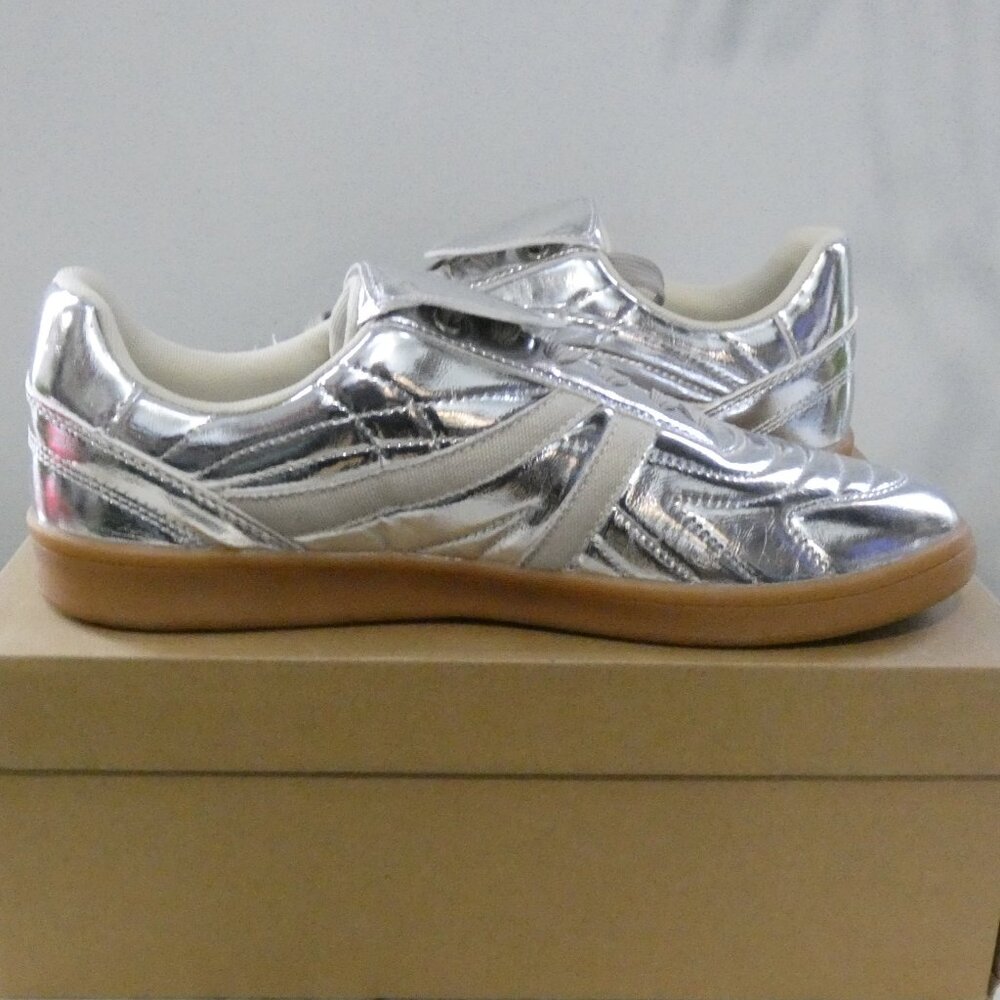 NiB Steve Madden Womens Madrid Silver Metallic Sneaker 9.5